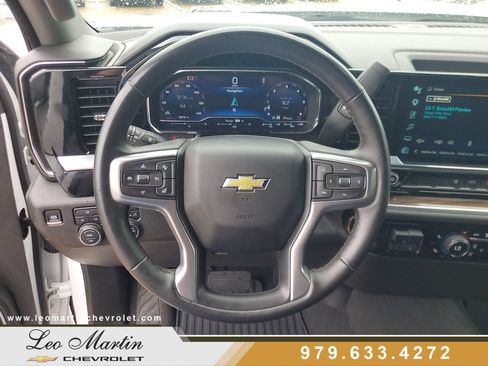 Used 2025 Chevrolet Silverado 2500 LT w/ Convenience Package AWD/4WD image 21