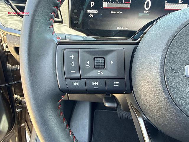 Certified 2025 Nissan Kicks SR FWD image 21