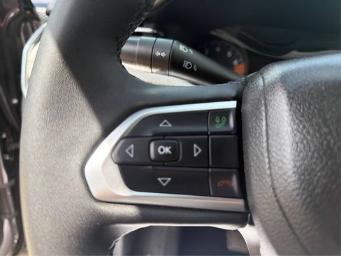Used 2023 Jeep Compass Limited AWD/4WD image 29