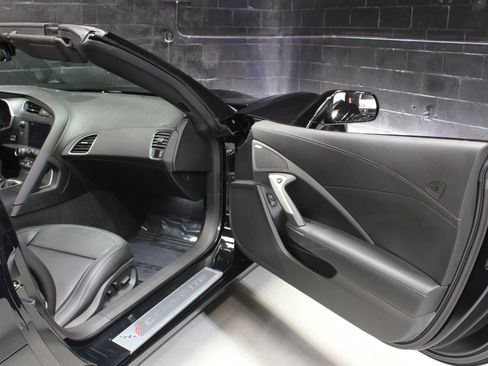 Used 2016 Chevrolet Corvette Stingray Coupe w/ 2LT Preferred Equipment Group image 30