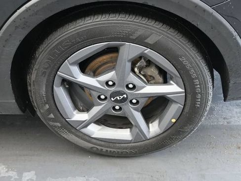 Used 2025 Kia K4 FWD image 12