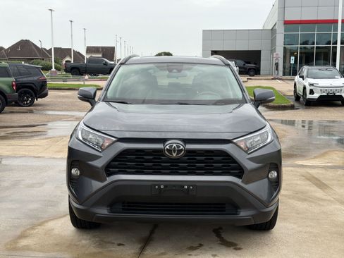 Used 2021 Toyota RAV4 XLE Premium FWD image 6