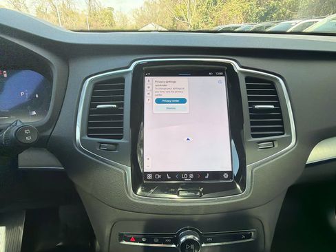 Certified 2025 Volvo XC90 B5 Core image 33