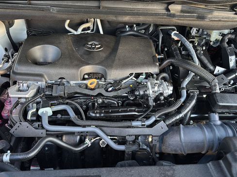 Used 2025 Toyota Sienna XLE w/ XLE Plus Package image 31