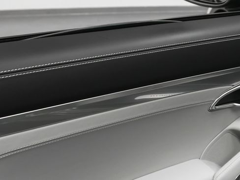 Certified 2025 Porsche 718 Cayman RWD image 51