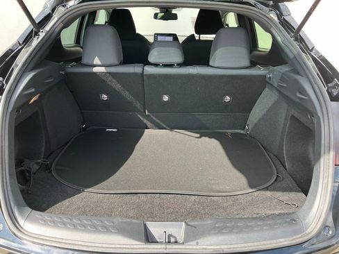 Used 2019 Toyota C-HR LE FWD image 20