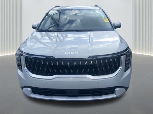 Used 2025 Kia Carnival EX image 7