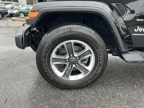 Used 2023 Jeep Wrangler Sahara w/ Cold Weather Group image 12