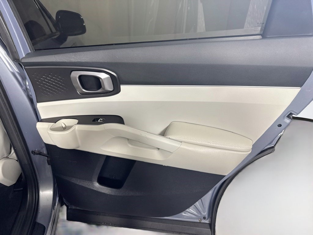 Used 2023 Kia Sorento S w/ Panoramic Sunroof Package FWD image 27