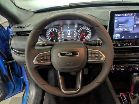 Used 2026 Jeep Compass Limited AWD/4WD image 16