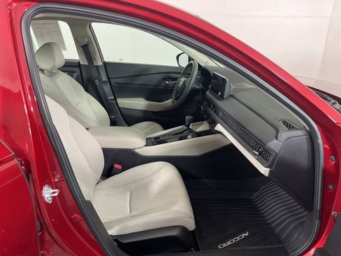Certified 2025 Honda Accord SE image 8