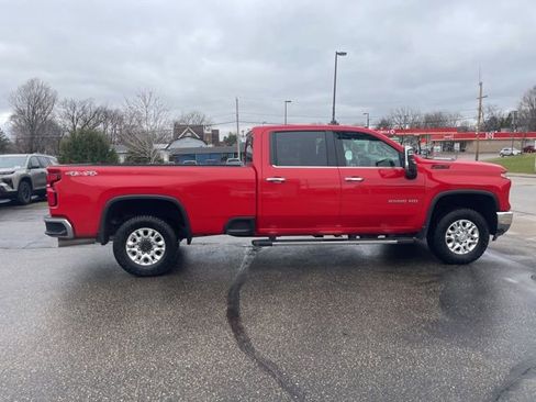 Used 2024 Chevrolet Silverado 2500 LTZ AWD/4WD image 7