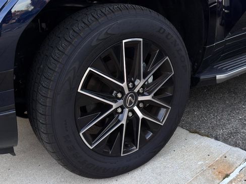 Used 2024 Lexus GX 550 GX 550 Premium w/ Accessory Package (31) image 13