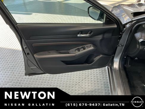 Used 2020 Nissan Altima 2.5 SR FWD image 32