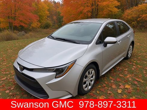 Used 2024 Toyota Corolla LE FWD image 1