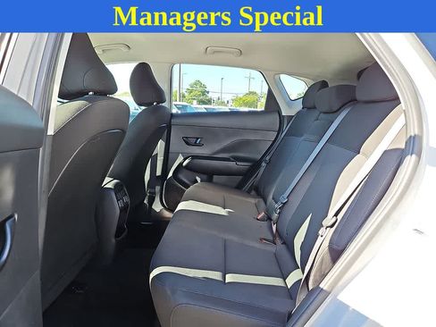 Used 2024 Hyundai Kona SEL FWD image 9