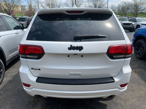 Used 2015 Jeep Grand Cherokee Altitude image 3