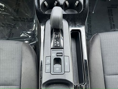 Used 2025 Toyota Prius LE image 37