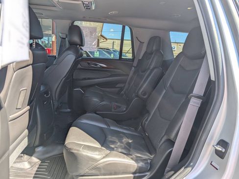 Used 2016 Cadillac Escalade Premium AWD/4WD image 12