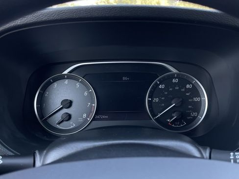 Used 2023 Nissan Frontier SV w/ Midnight Edition Package image 11