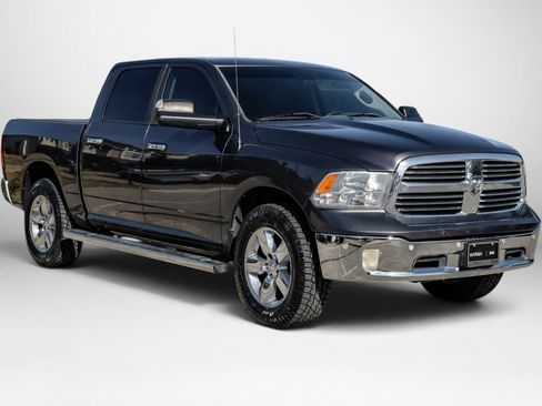 Used 2016 RAM 1500 Lone Star AWD/4WD image 4