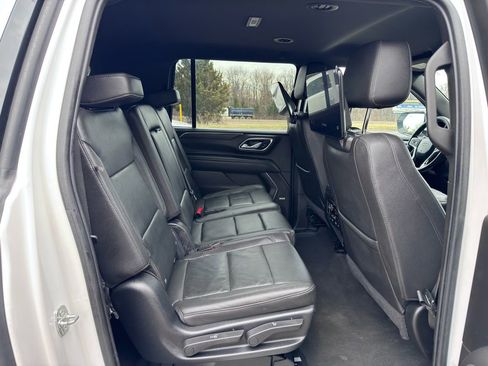 Used 2021 Chevrolet Suburban LT w/ Luxury Package image 36