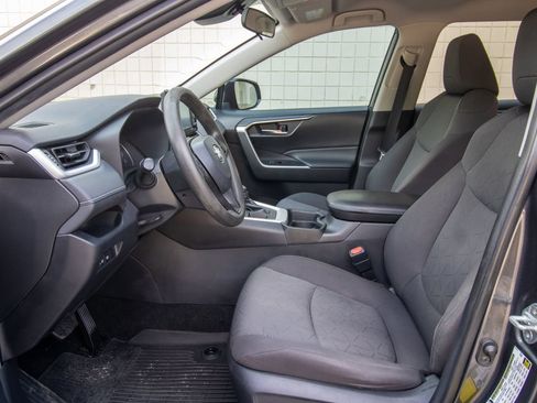 Used 2021 Toyota RAV4 XLE FWD image 13