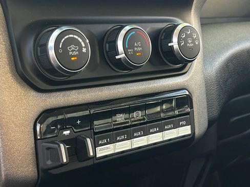 Used 2019 RAM 5500 Tradesman w/ Ambulance Prep Group RWD image 17