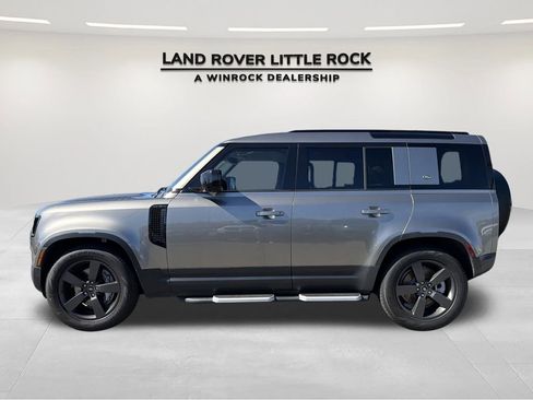 Used 2023 Land Rover Defender 110 SE image 6