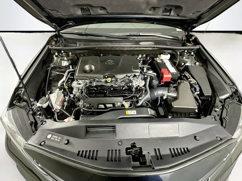 Used 2024 Toyota Camry SE w/ Convenience Package FWD image 31