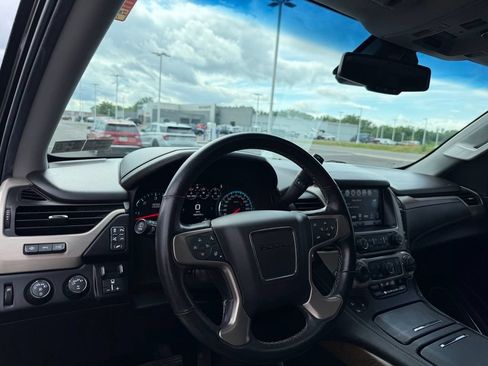Used 2018 GMC Yukon XL Denali w/ Denali Ultimate Package AWD/4WD image 10