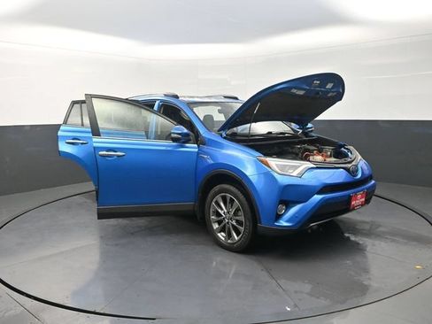 Used 2018 Toyota RAV4 Limited AWD/4WD image 39