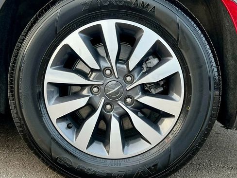 Used 2021 Chrysler Pacifica Limited w/ Uconnect Theater Family Group image 39