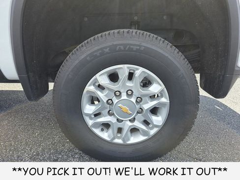 Used 2023 Chevrolet Silverado 2500 LT w/ Convenience Package AWD/4WD image 11
