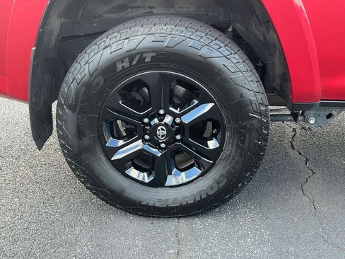 Certified 2022 Toyota 4Runner SR5 Premium AWD/4WD image 6