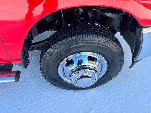 Used 2019 RAM 3500 Tradesman w/ Chrome Appearance Group image 12