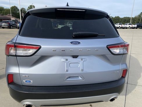 Used 2022 Ford Escape SE w/ Cold Weather Package image 11
