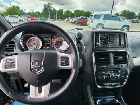 Used 2017 Dodge Grand Caravan GT FWD image 10