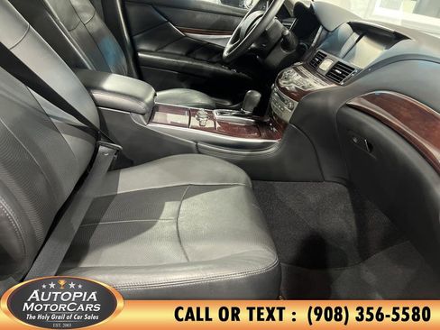 Used 2017 INFINITI Q70 3.7 image 13