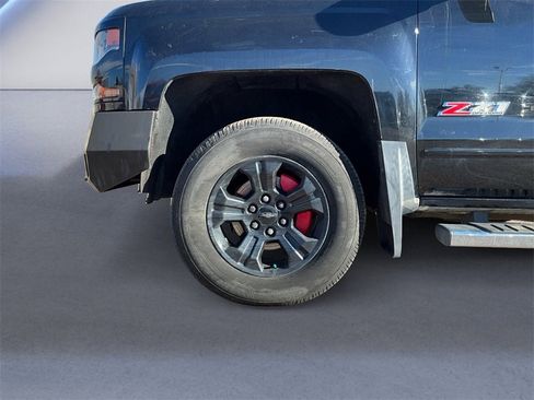 Used 2017 Chevrolet Silverado 1500 LT w/ Midnight Edition image 14