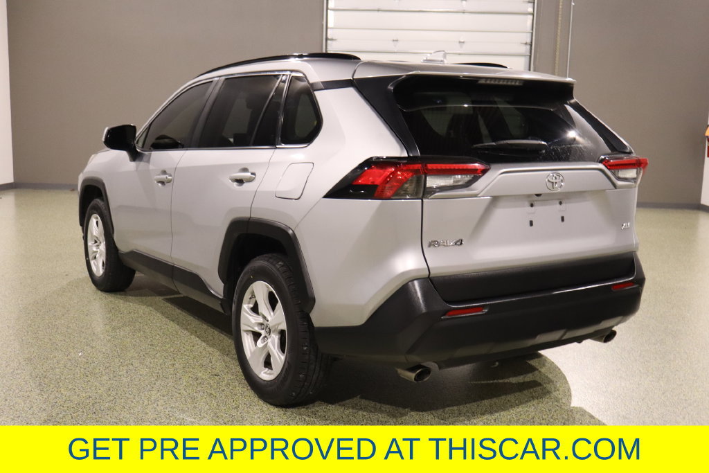 Used 2019 Toyota RAV4 XLE w/ Convenience Package FWD image 7