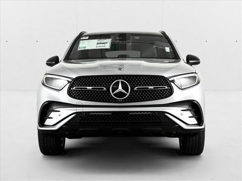 New 2025 Mercedes-Benz GLC 350e 4MATIC image 2