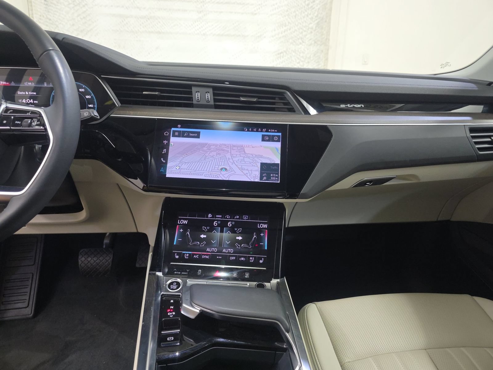 Used 2024 Audi Q8 e-tron Premium Plus w/ Premium Plus Package AWD/4WD image 10