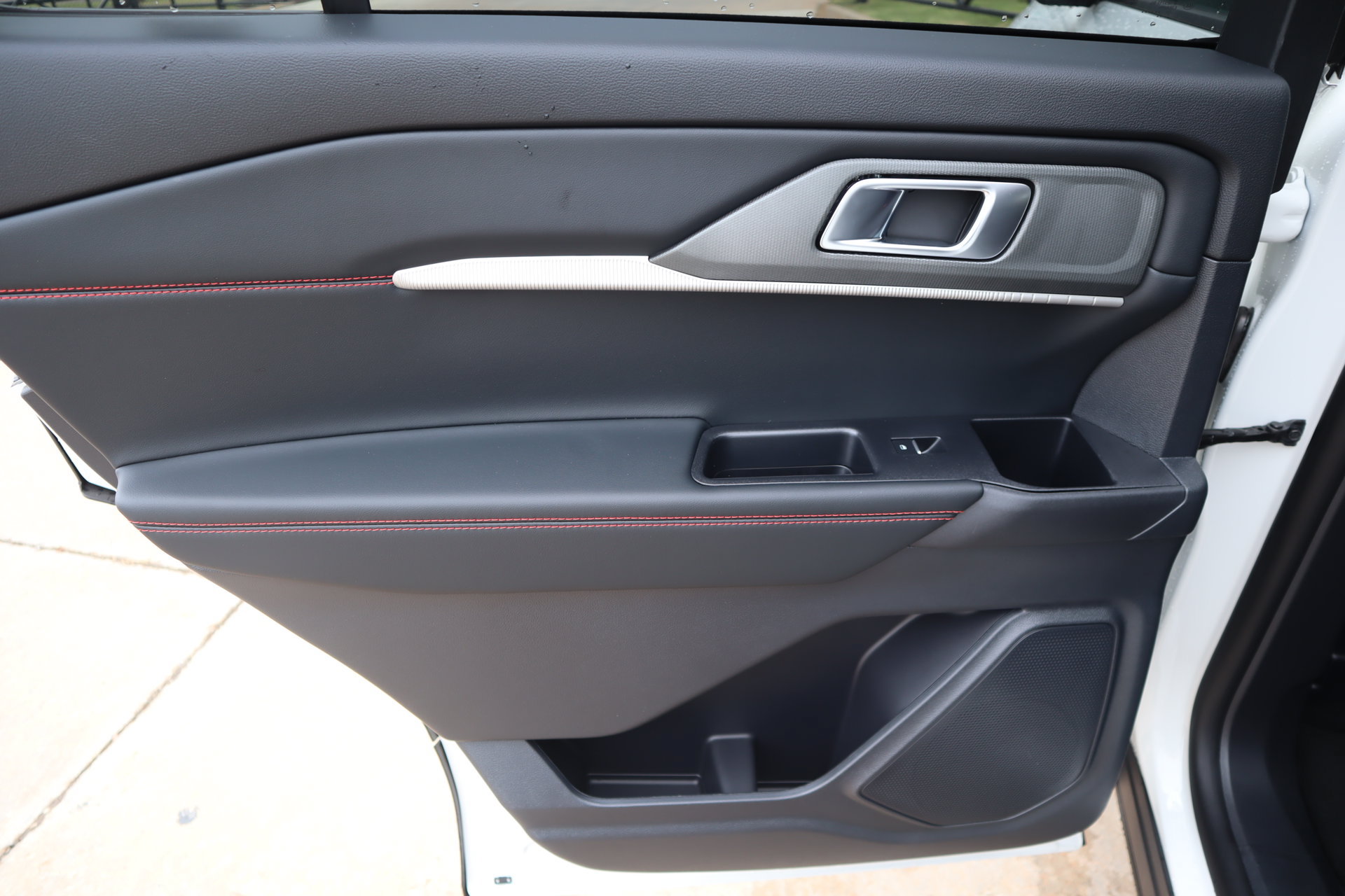 New 2026 Ford Explorer ST-Line w/ ST-Line Street Pack AWD/4WD image 20