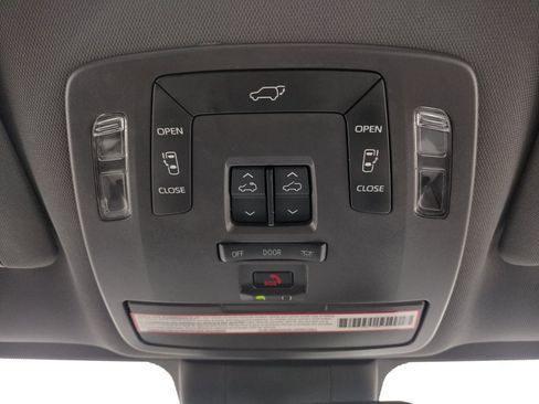 Used 2021 Toyota Sienna XSE image 30