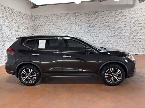 Used 2020 Nissan Rogue SV w/ Premium Package FWD image 8