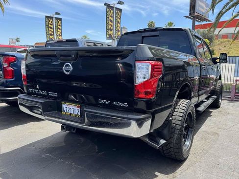Used 2017 Nissan Titan SV AWD/4WD image 12