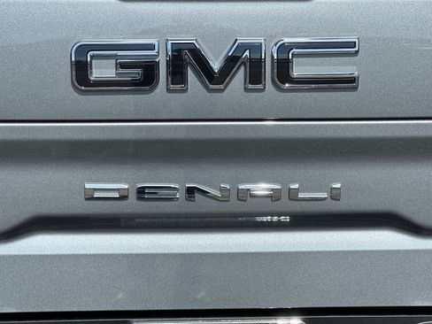 Used 2025 GMC Sierra 1500 Denali Ultimate image 32