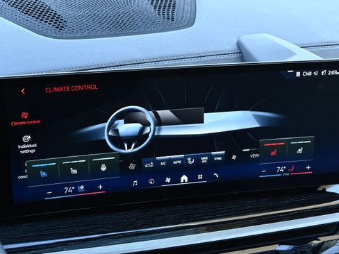 Certified 2025 BMW X7 xDrive40i w/ Executive Package image 19