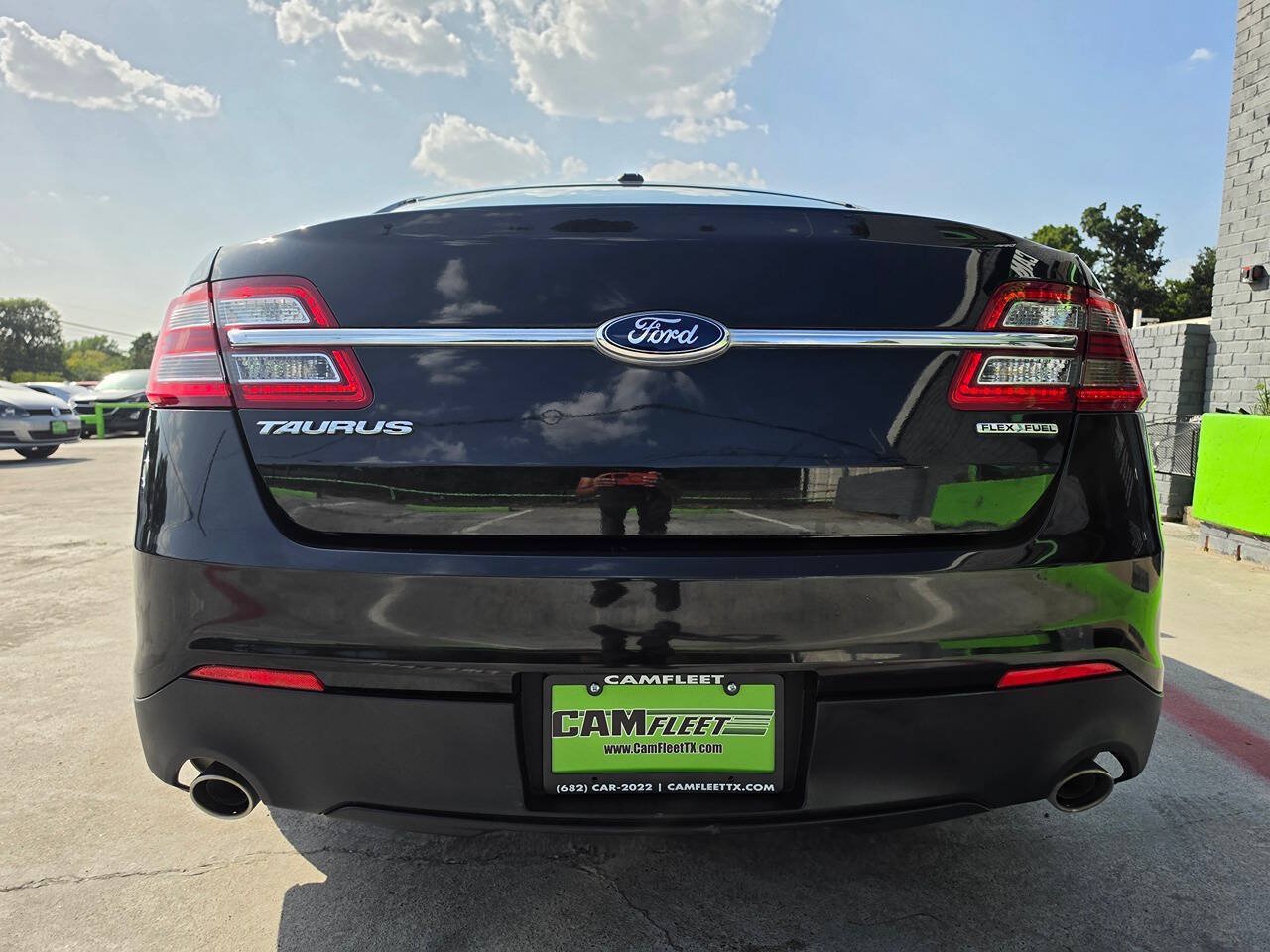 Used 2013 Ford Taurus SE FWD image 16